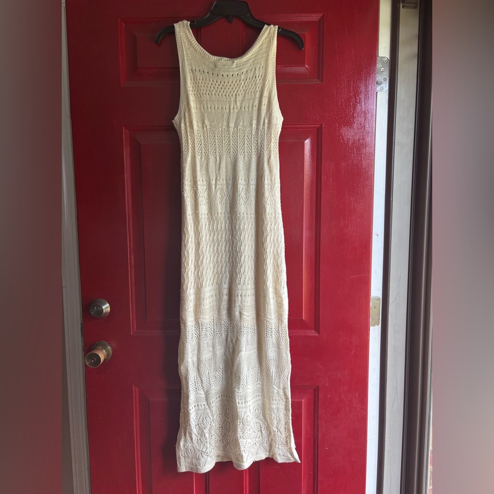 T Tahari Cream Ribbed Sleeveless Maxi Dress